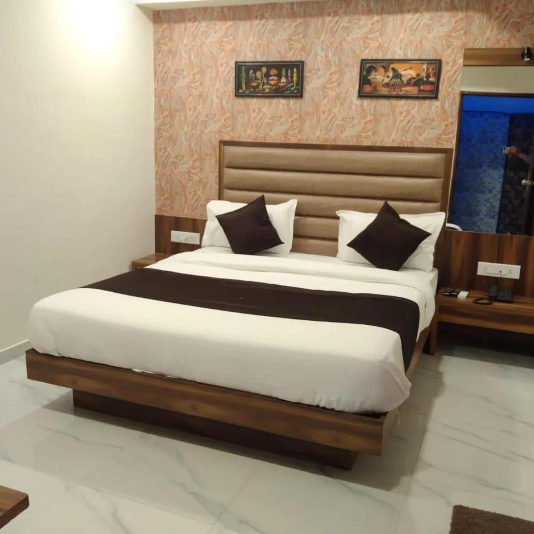 Hotel Sun Shine Ahmedabad Exterior photo
